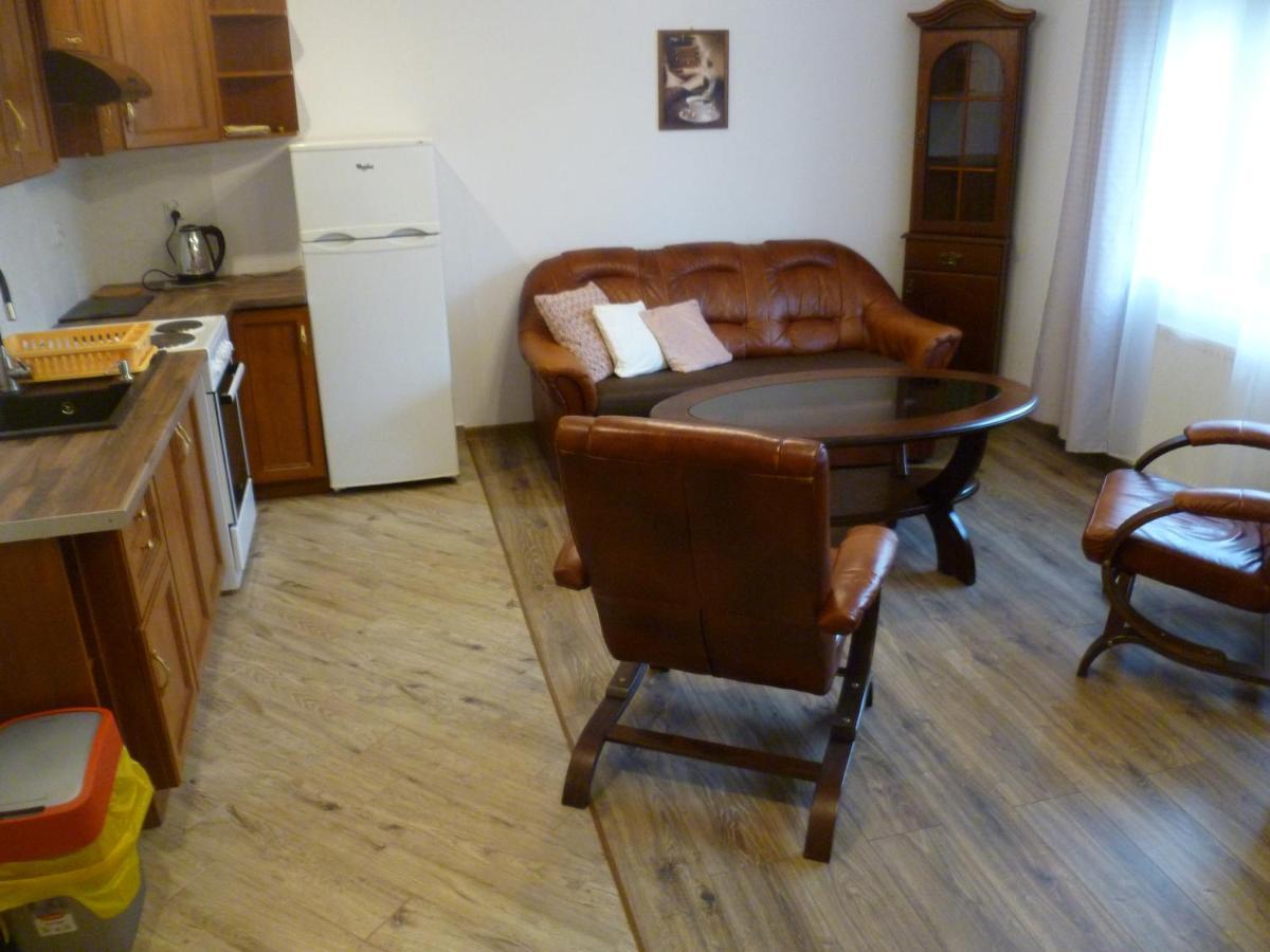 Klimatyczny Domek - Apartamenty & Noclegi Slawecin Экстерьер фото